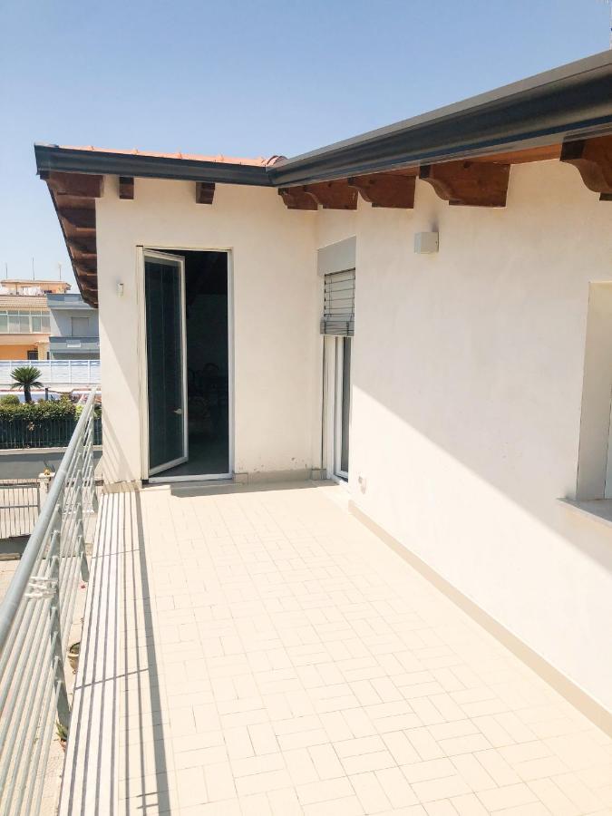 "La Casa Di Ale" Modern Suite Mondragone Exterior photo